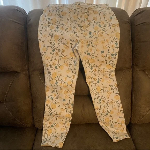 Flower pants - Picture 2 of 6